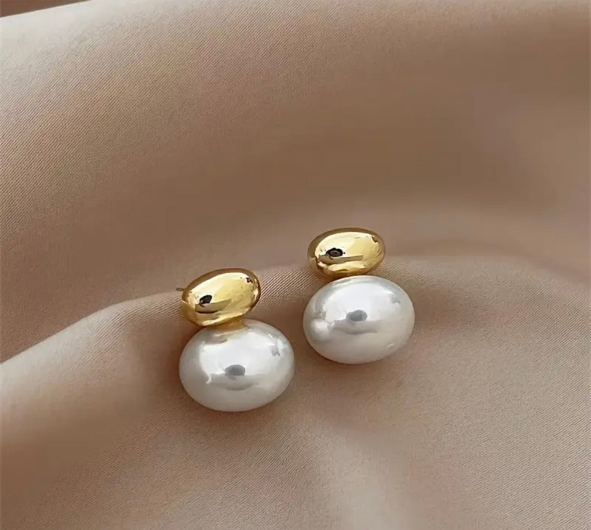 Paire de boucles d'oreilles élégantes vintage